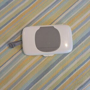 🛍️ BUNDLE ONLY • OXO Tot On-the-go Wipes Dispenser